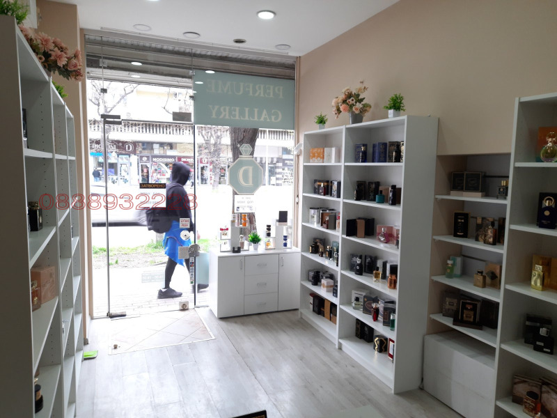 Дава под наем МАГАЗИН, гр. Варна, Централна поща, снимка 9 - Магазини - 52780416