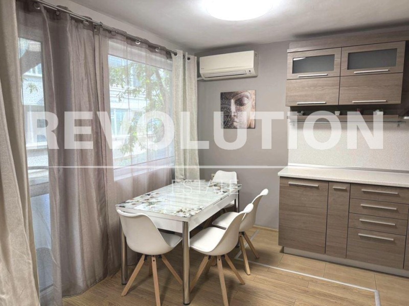 A louer  1 chambre Varna , Kolhozen pazar , 65 m² | 73247262