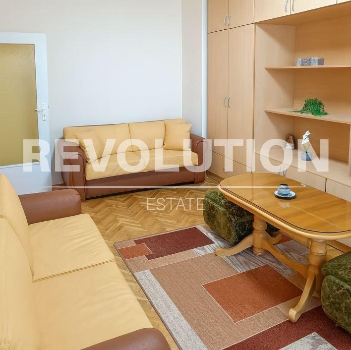 Дава под нем  3-стаен, град Варна, Възраждане 1 •  600 € • ID 89040148 — holmes.bg - [1] 