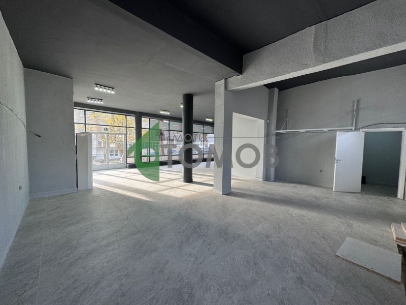 Дава под наем ОФИС, гр. Шумен, Математическа гимназия, снимка 2 - Офиси - 52546407