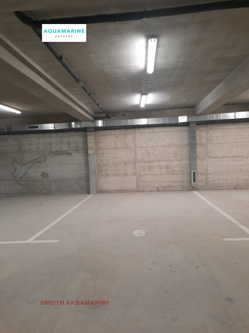 Дава под наем ГАРАЖ, ПАРКОМЯСТО, гр. Варна, Левски 1