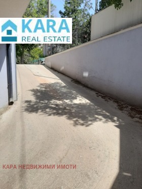 Kiadó Parkolóhely