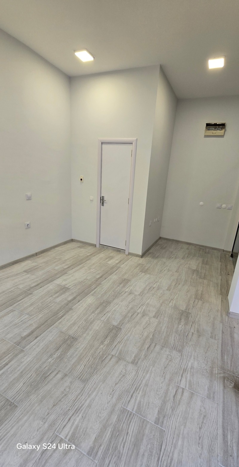 K pronájmu  Prodejna Ruse , Rodina 1 , 20 m2 | 34989513 - obraz [4]