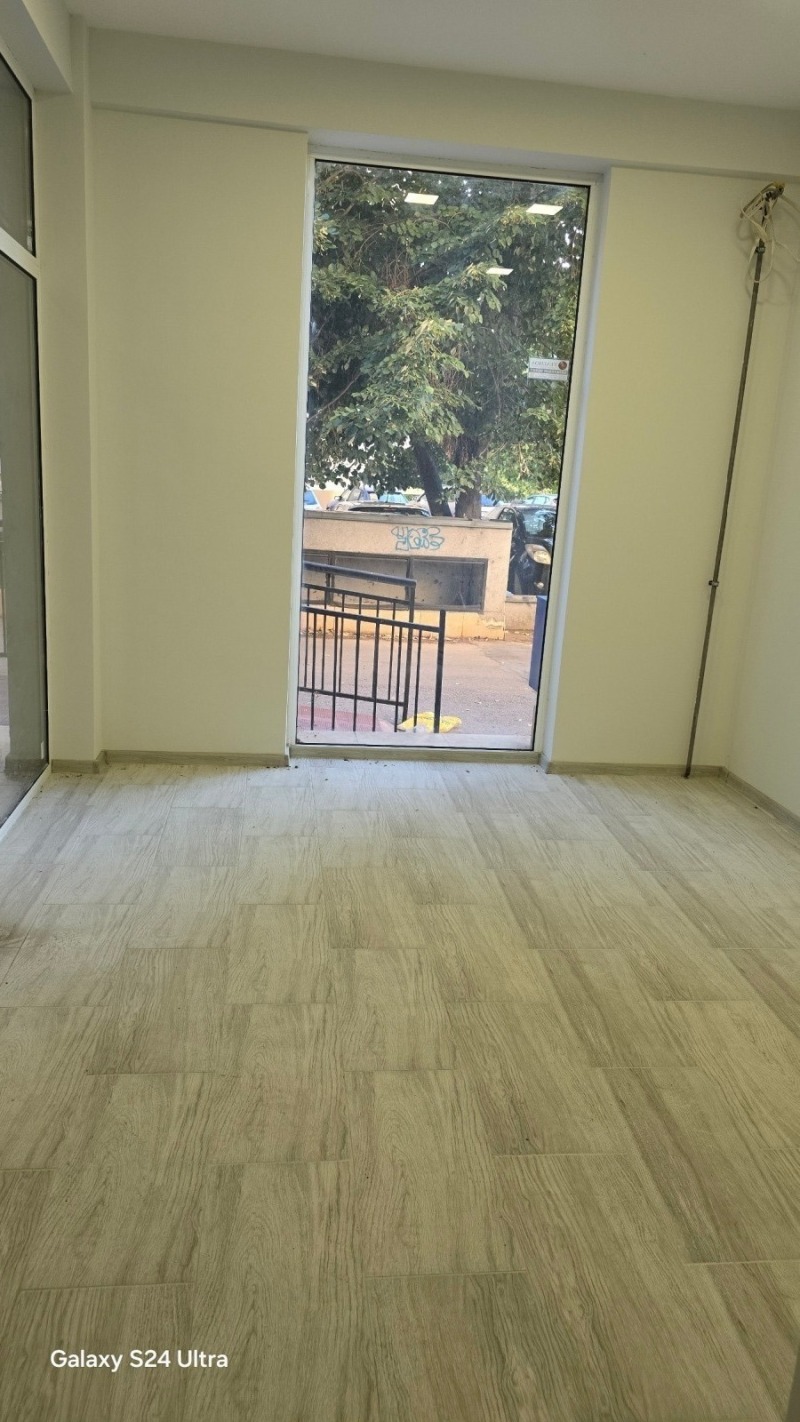 K pronájmu  Prodejna Ruse , Rodina 1 , 20 m2 | 34989513 - obraz [2]