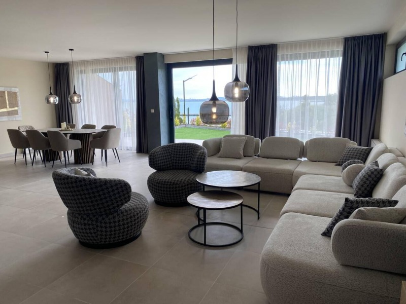 För uthyrning  Hus Burgas , Sarafovo , 250 kvm | 77449656