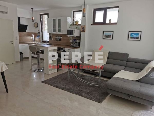 Para alugar  Casa Burgas , Sarafovo , 200 m² | 42521150 - imagem [2]