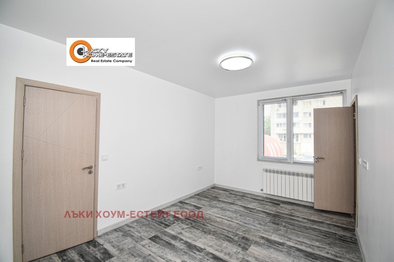 Издаје се  Канцеларија Софија , Младост 4 , 116 м2 | 89965953 - слика [11]