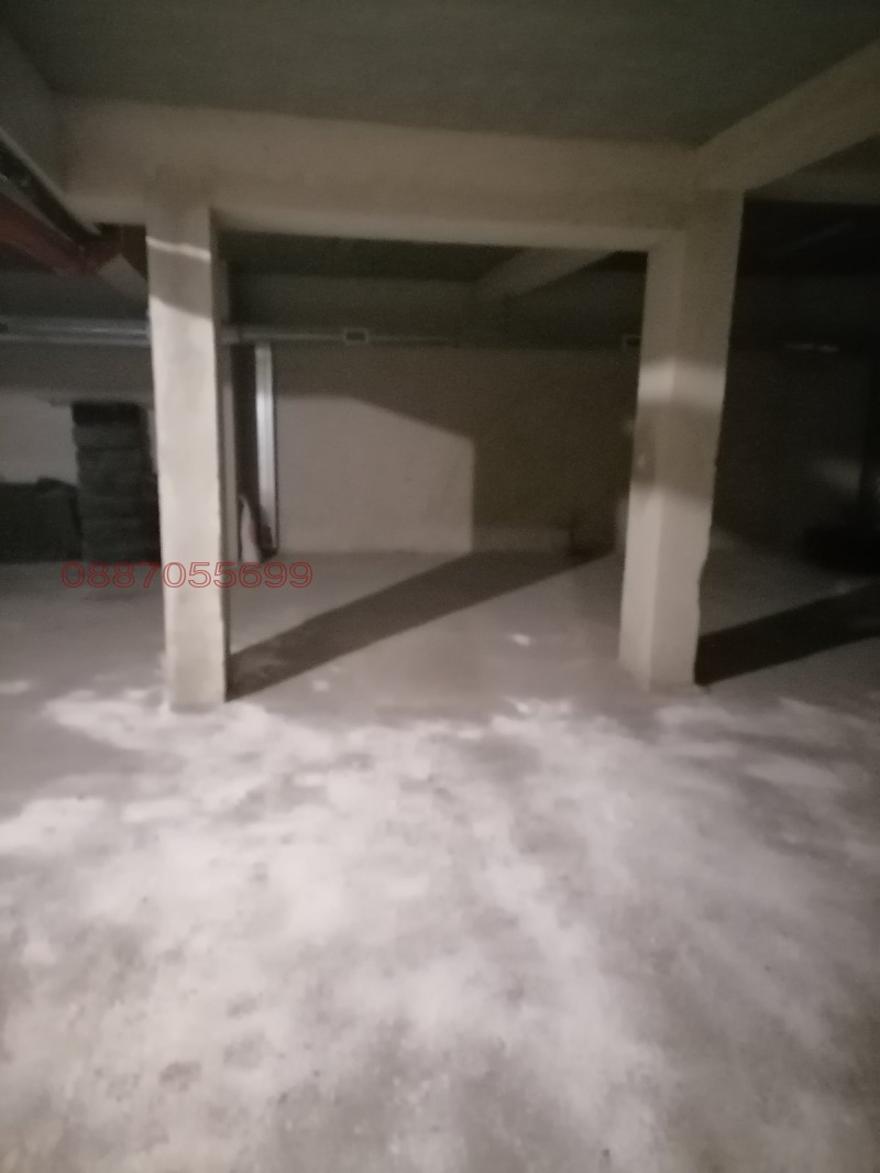 Дава под наем ГАРАЖ, ПАРКОМЯСТО, гр. Варна, Цветен квартал