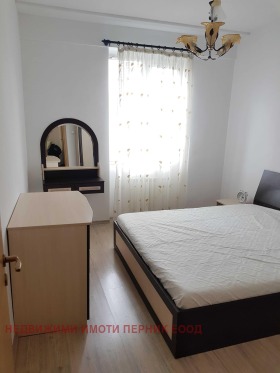 2 bedroom Iztok, Pernik 10