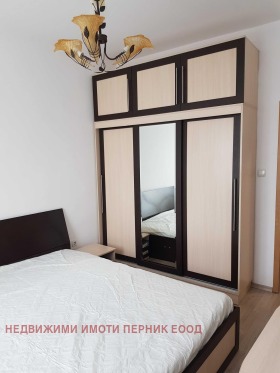 2 bedroom Iztok, Pernik 11