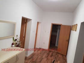 2 slaapkamers Iztok, Pernik 9