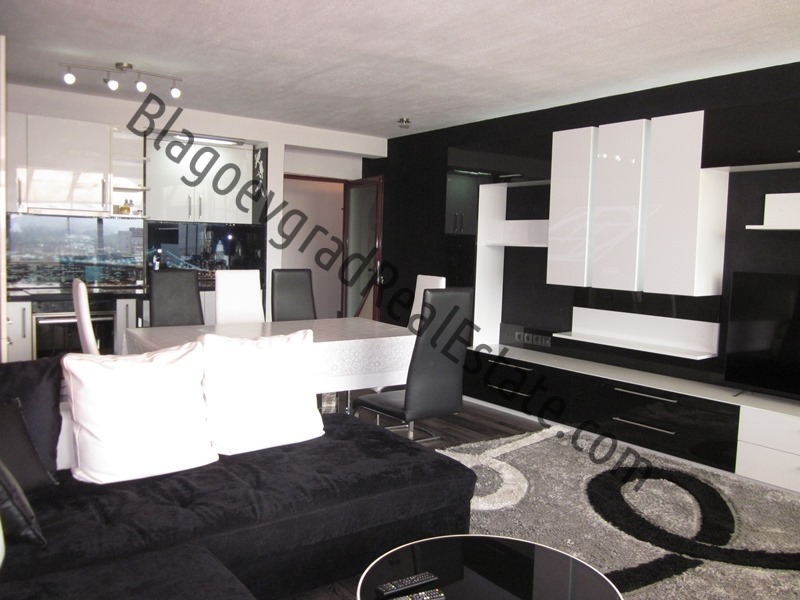 A louer  2 chambres Blagoevgrad , Chirok tsentar , 96 m² | 69743789