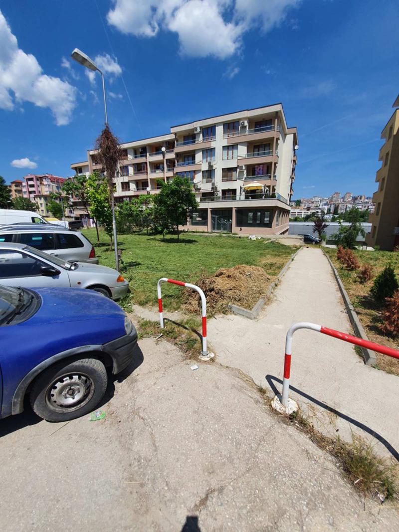 Дава под наем МАГАЗИН, гр. Велико Търново, Бузлуджа, снимка 6 - Магазини - 52785550