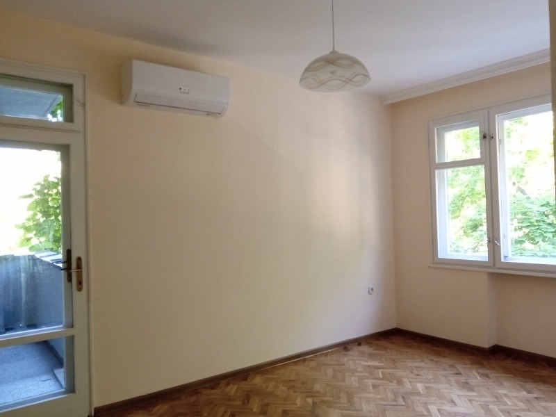 De inchiriat  3+ dormitor Plovdiv , Țentâr , 110 mp | 49692461 - imagine [6]