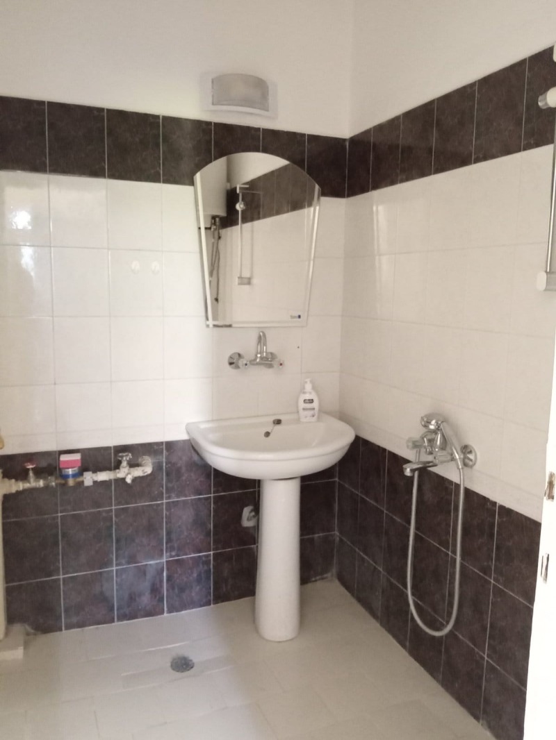 De inchiriat  3+ dormitor Plovdiv , Țentâr , 110 mp | 49692461 - imagine [12]