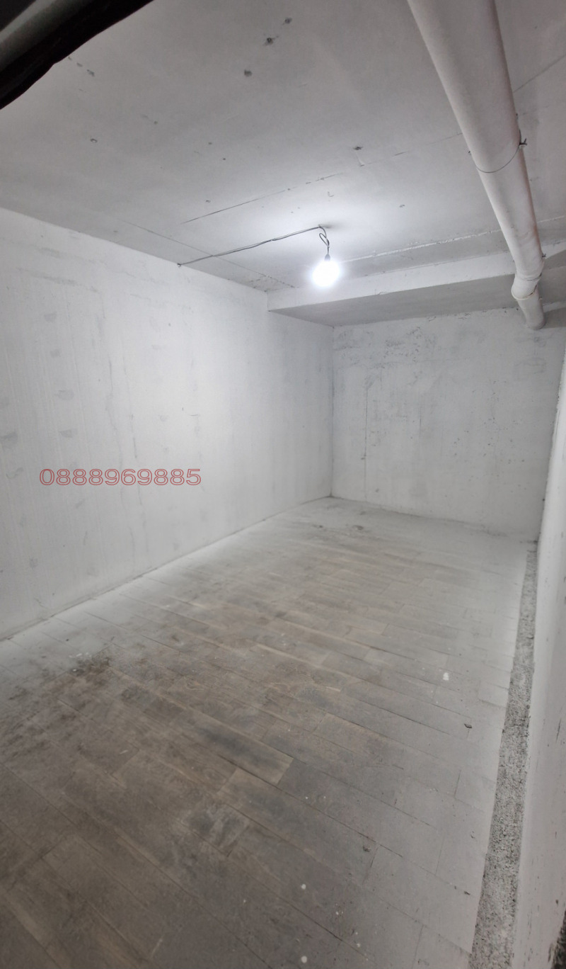 Дава под наем ГАРАЖ, ПАРКОМЯСТО, гр. Банско, област Благоевград, снимка 4 - Гаражи и паркоместа - 52809515