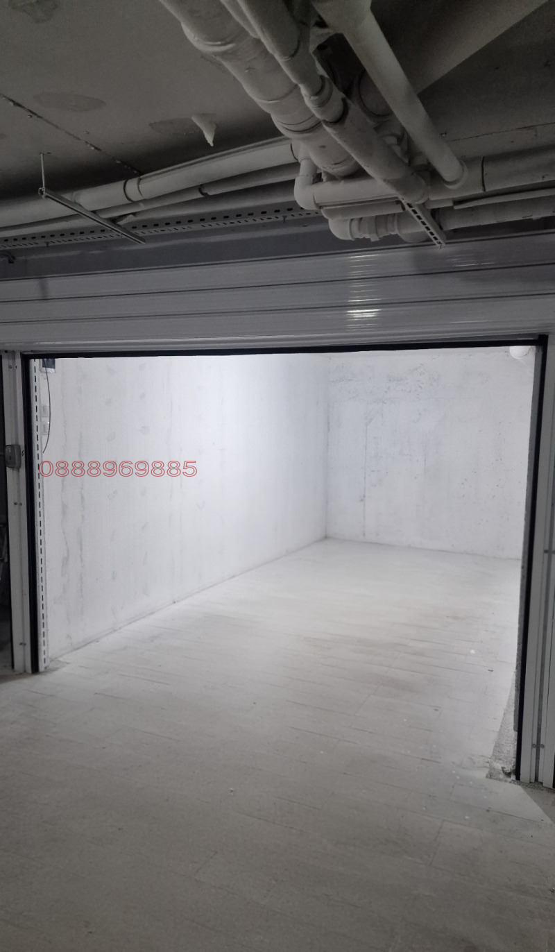 Дава под наем ГАРАЖ, ПАРКОМЯСТО, гр. Банско, област Благоевград, снимка 3 - Гаражи и паркоместа - 52809515