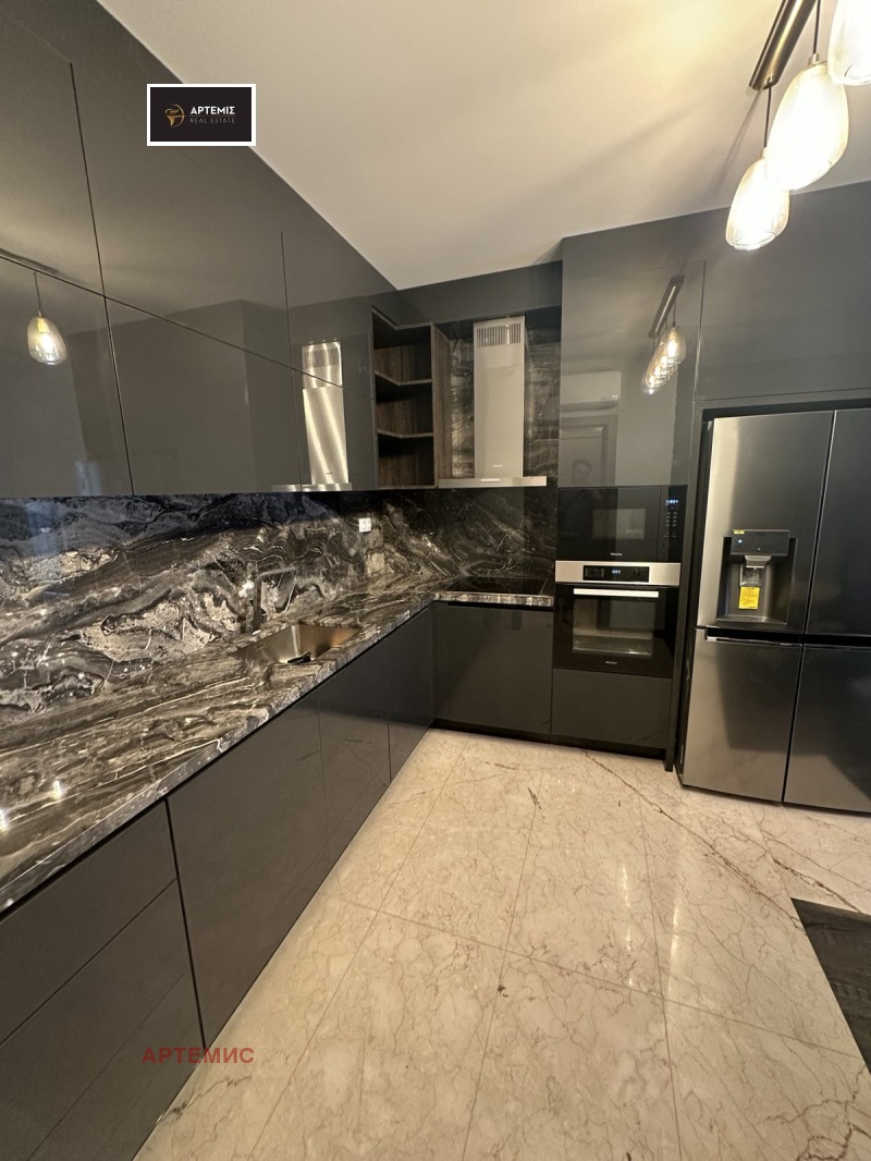 En renta  2 dormitorios Sofia , Tsentar , 85 metros cuadrados | 56884113