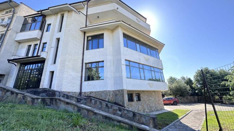 Издаје се  Индустријска зграда регион Пловдив , Карлово , 1300 м2 | 89484712 - слика [10]