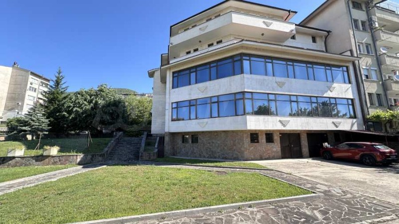Издаје се  Индустријска зграда регион Пловдив , Карлово , 1300 м2 | 89484712 - слика [11]