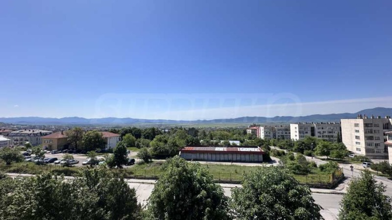 Издаје се  Индустријска зграда регион Пловдив , Карлово , 1300 м2 | 89484712 - слика [2]