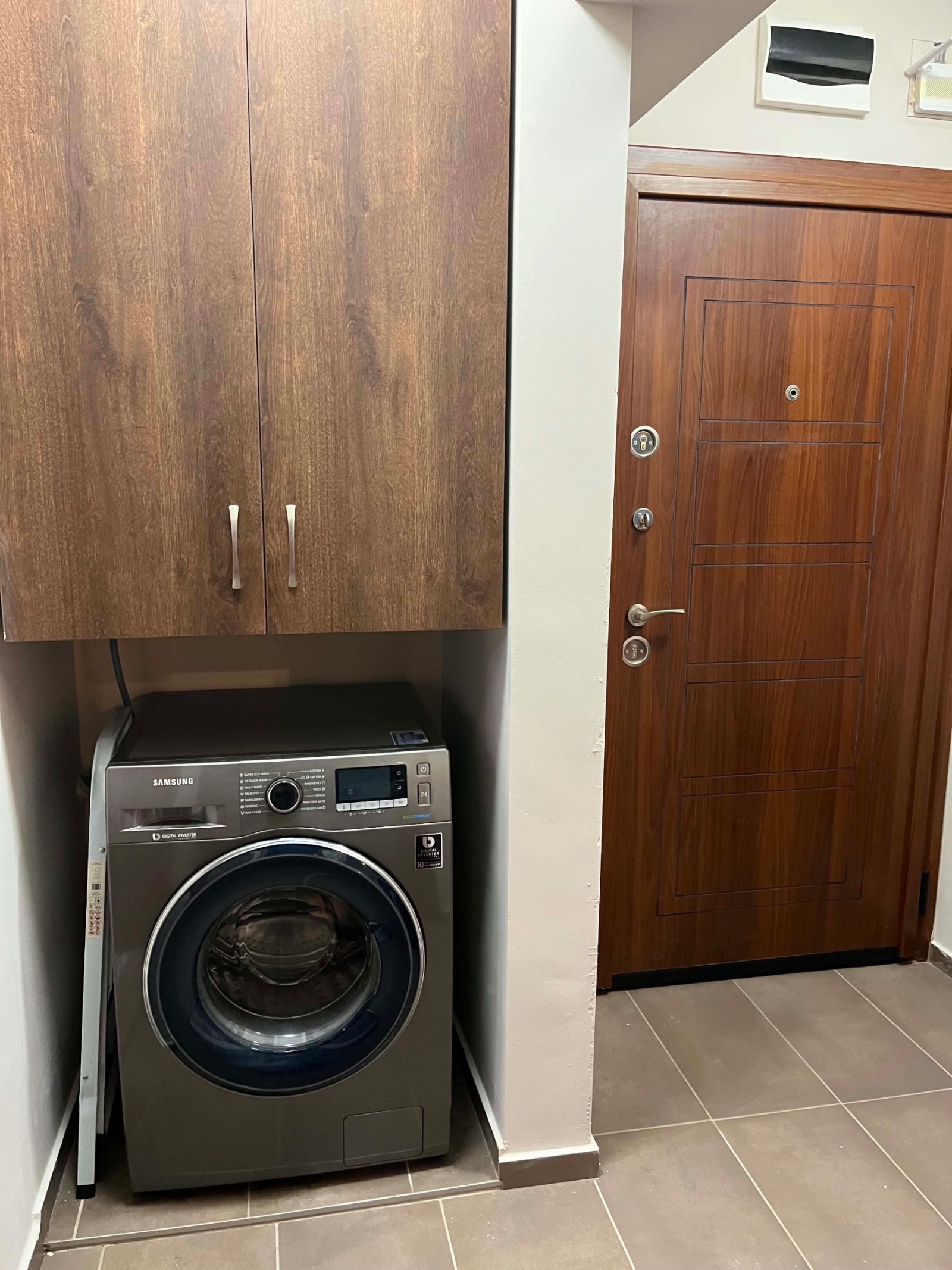 Дава под наем 2-СТАЕН, гр. Варна, Конфуто, снимка 11 - Апартаменти - 55808575