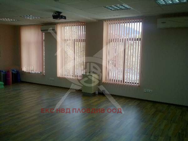 Дава под наем ОФИС, гр. Пловдив, Център, снимка 2 - Офиси - 54099530