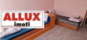 1 chambre Tsentar, Rouse 8