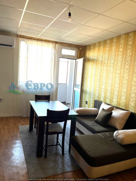 1 chambre Tri tchoutchoura - yug, Stara Zagora 1