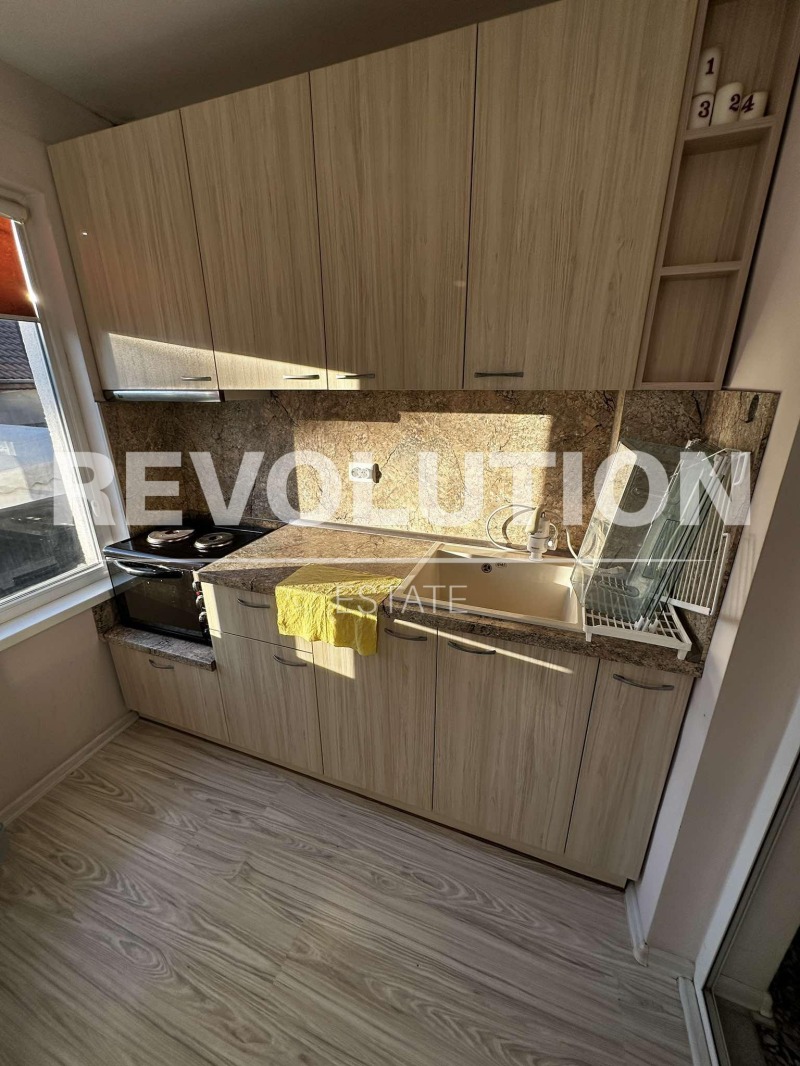 Дава под наем ЕТАЖ ОТ КЪЩА, гр. Варна, Цветен квартал, снимка 4 - Етаж от къща - 52989918