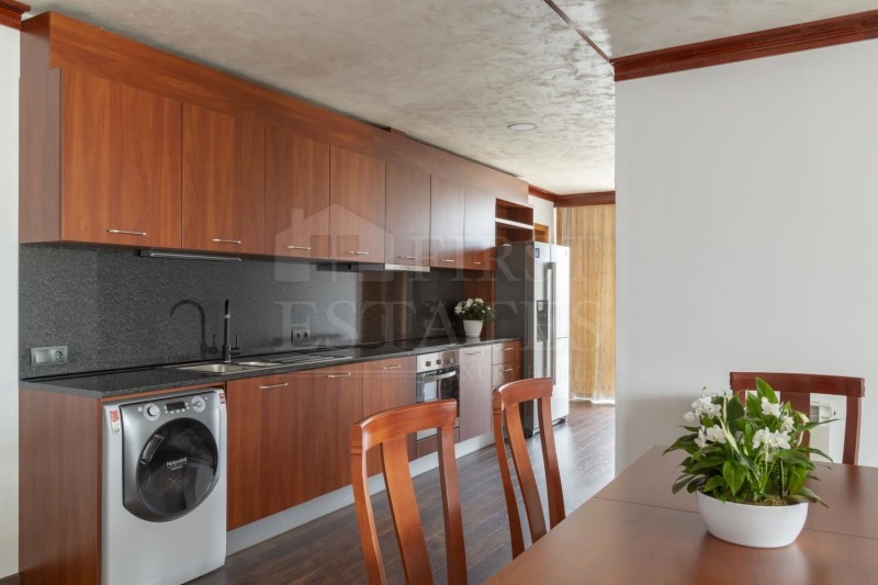 Дава под Наем МНОГОСТАЕН в град София, Витоша - 258 кв.м / 1 600 € » 3 129.33 лв., КЕЛЪР УИЛЯМС ЦЕНТЪР