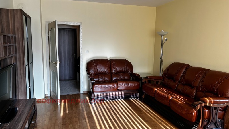 Дава под наем 3-СТАЕН, гр. София, Света Троица