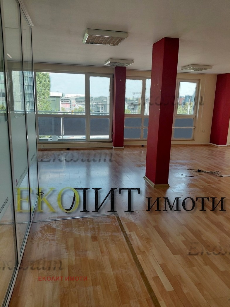En renta  Oficina Sofia , Mladost 1 , 113 metros cuadrados | 70967228
