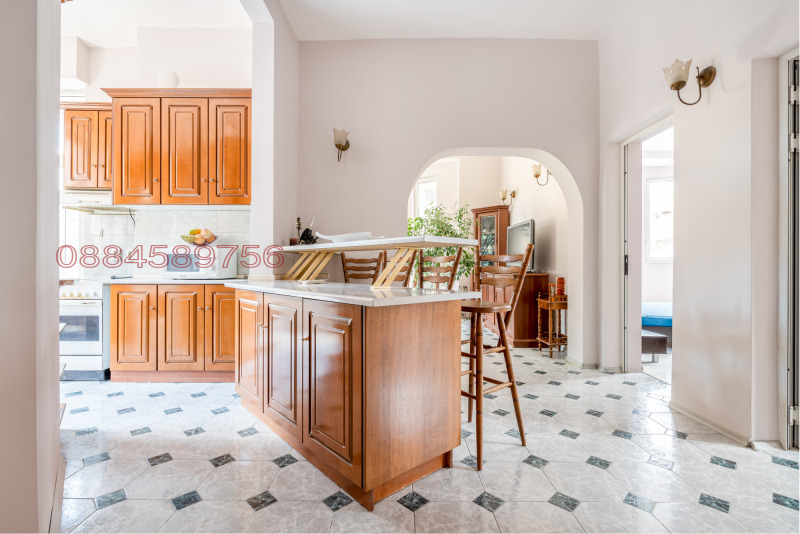 Дава под наем 3-СТАЕН, гр. София, Център, снимка 2 - Апартаменти - 52632252