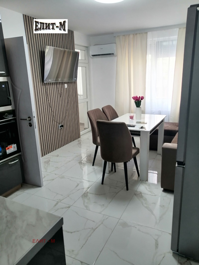 Дава под Наем 3-СТАЕН в град Плевен, Идеален център - 65 кв.м / 550 € » 1 075.71 лв., ЕЛИТ - М