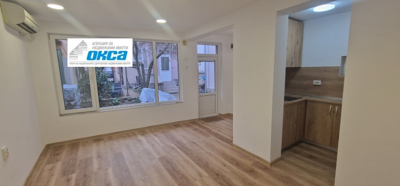 Дава под Наем АТЕЛИЕ, ТАВАН в град Плевен, Идеален център - 30 кв.м / 200 € » 391.17 лв., ОКСА - ЕООД