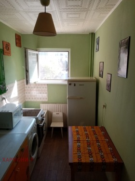 1 makuuhuone Družba 1, Sofia 8