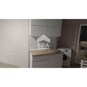 Studio Kolhozen pazar, Warna