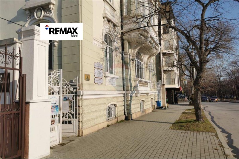 Kiadó  Hivatal Varna , Centar , 235 négyzetméter | 71139571