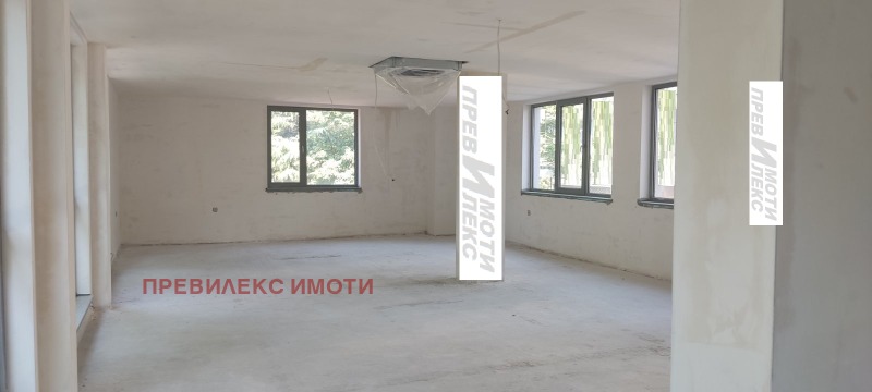 Da affittare  Ufficio Plovdiv , Vastanicheski , 292 mq | 13960643