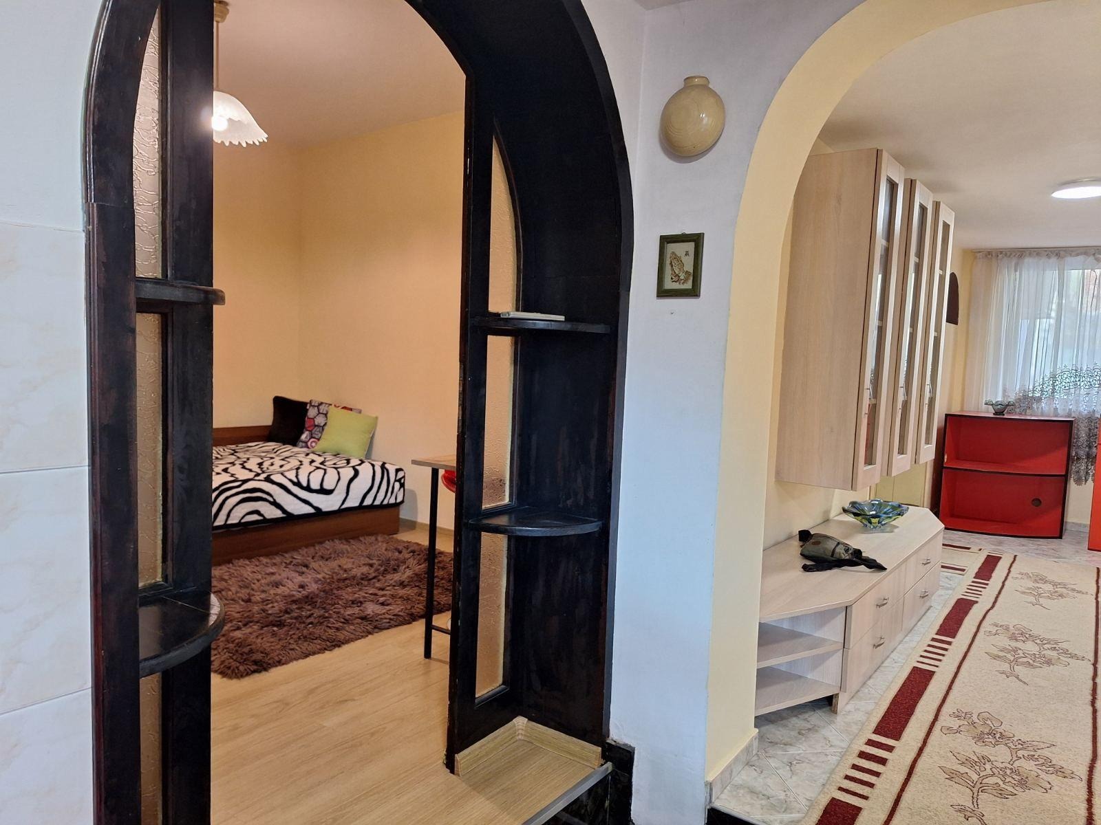 Дава под наем ЕТАЖ ОТ КЪЩА, гр. Варна, Христо Ботев, снимка 11 - Етаж от къща - 54777341
