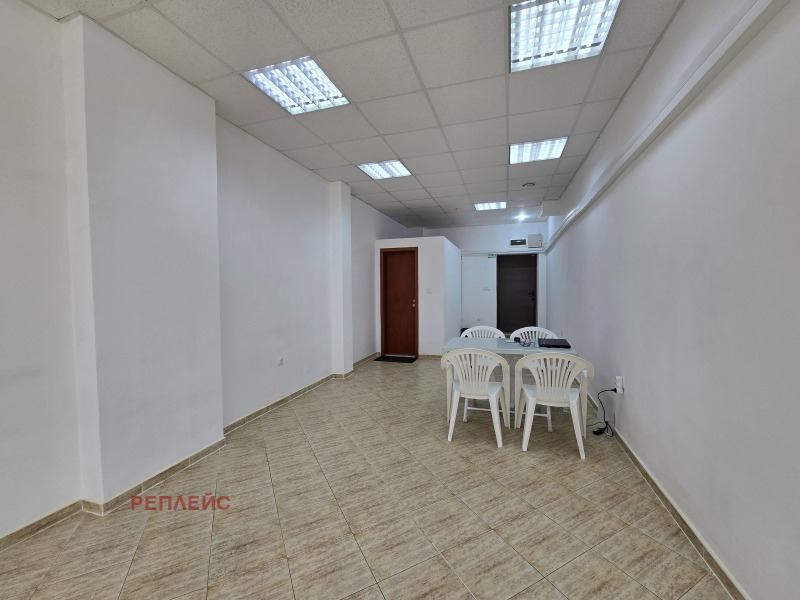 Da affittare  Negozio Varna , Levski 1 , 75 mq | 36719686 - Immagine [4]