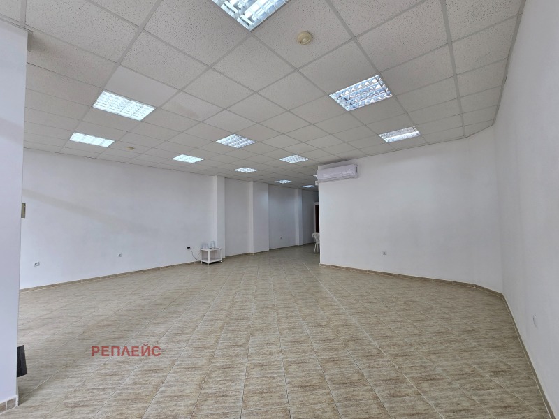 Da affittare  Negozio Varna , Levski 1 , 75 mq | 36719686 - Immagine [2]