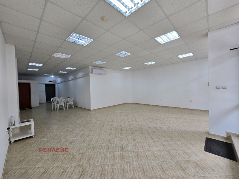 Da affittare  Negozio Varna , Levski 1 , 75 mq | 36719686