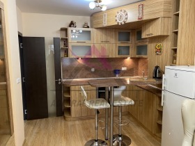 1 Schlafzimmer Zentar, Warna