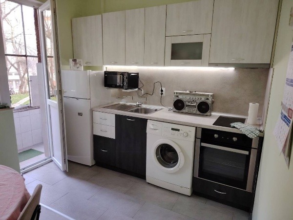 Дава под нем  2-стаен, град Пловдив, Мараша •  400 EUR • ID 11726164 — holmes.bg - [1] 