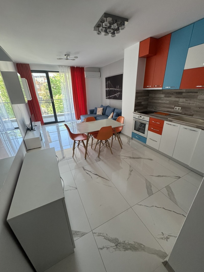 Kiadó  1 hálószoba Sofia , Vitosa , 65 négyzetméter | 81613032