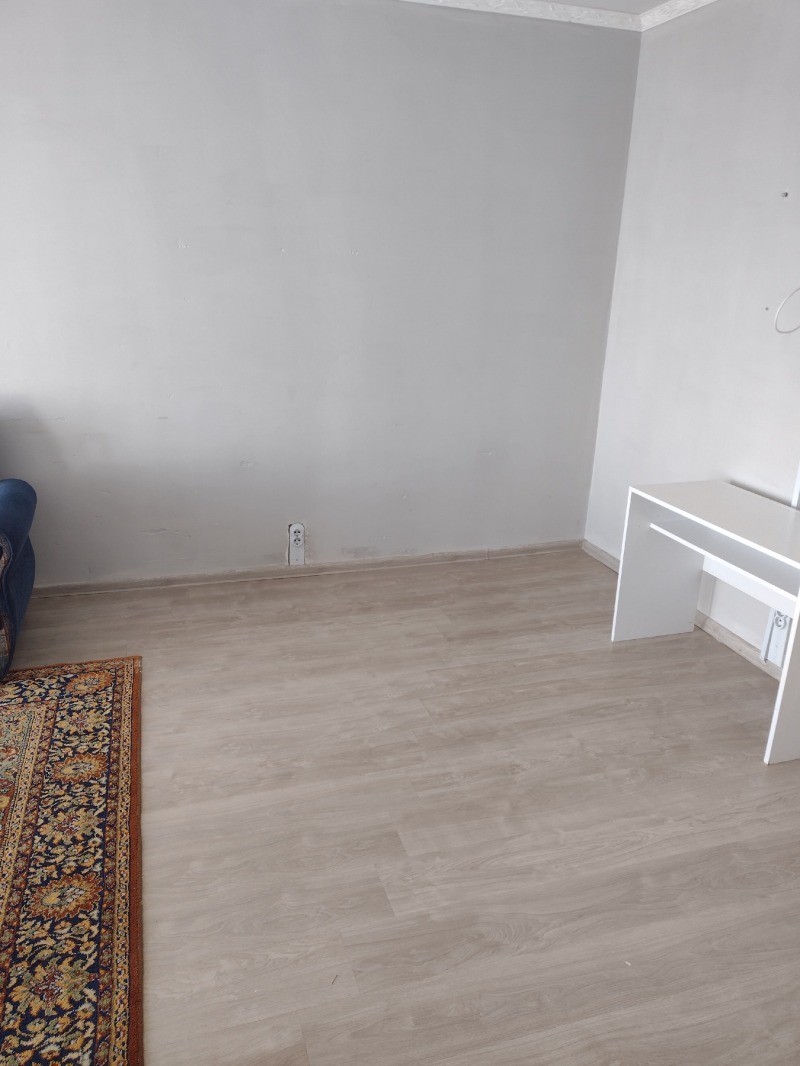 Дава под наем  3-стаен град Разград , Орел , 78 кв.м | 23198398 - изображение [2]
