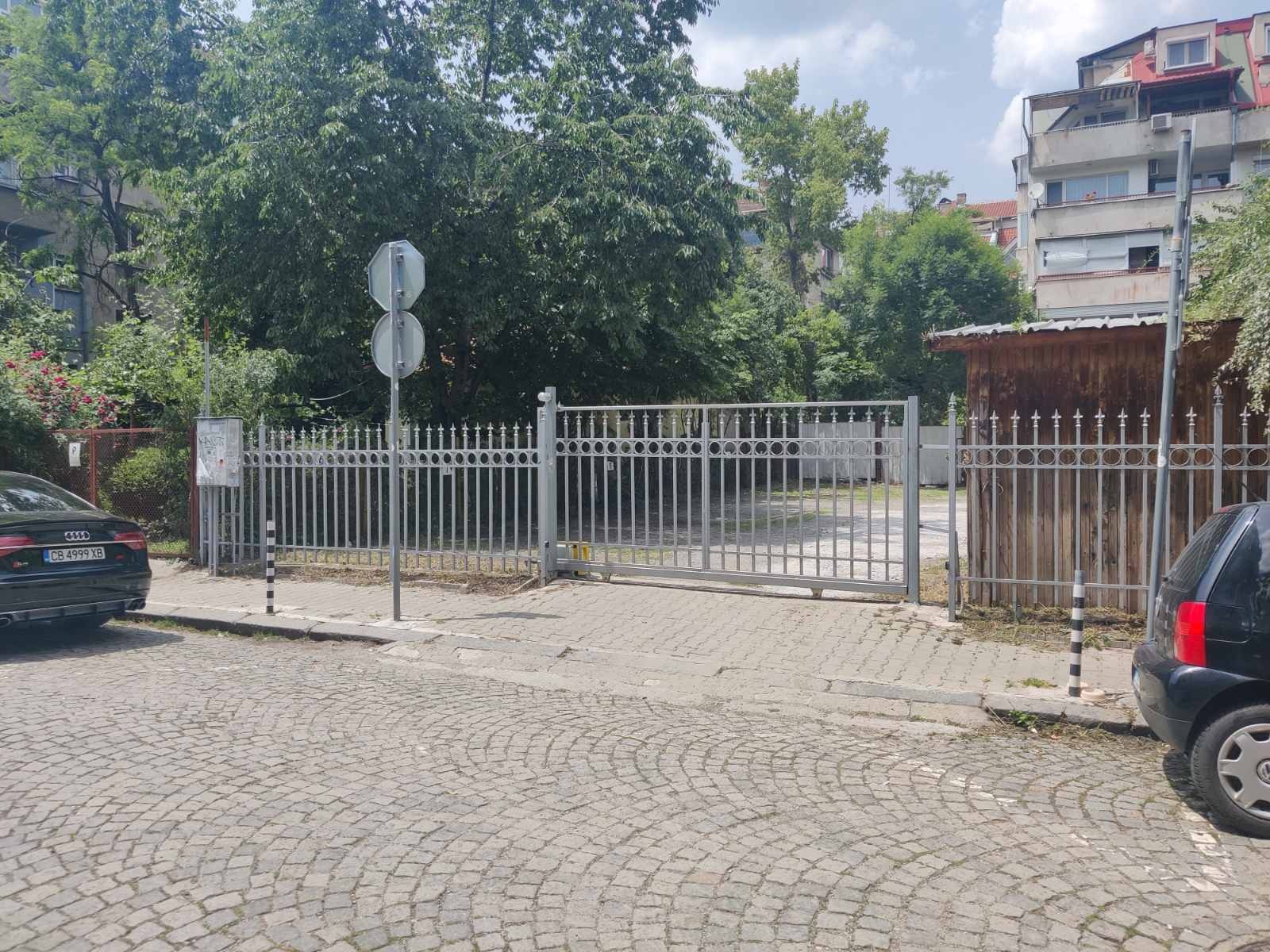 Дава под наем ГАРАЖ, ПАРКОМЯСТО, гр. София, Център, снимка 3 - Гаражи и паркоместа - 55752756