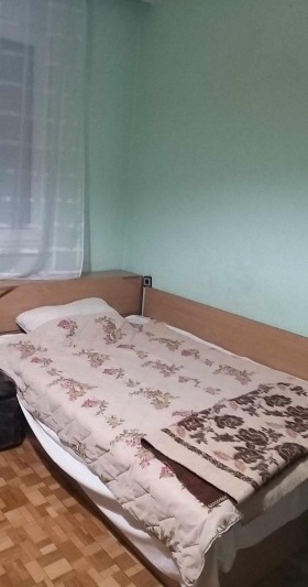 Chambre Kyutchouk Parij, Plovdiv 1